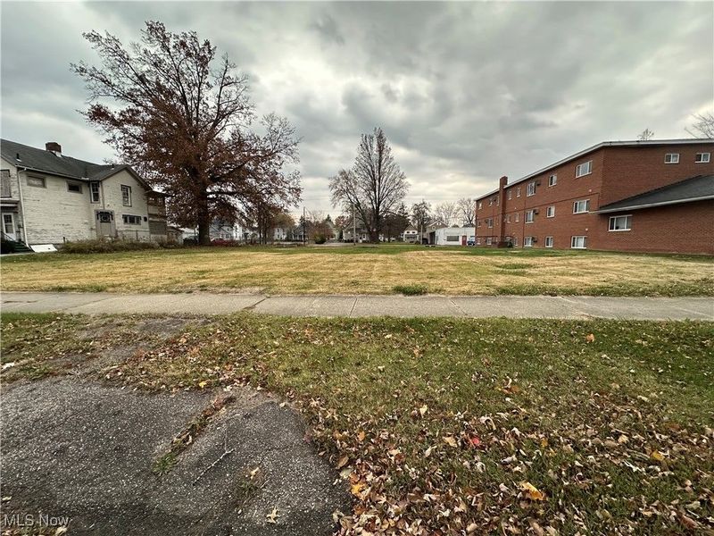 230 4th Street, Elyria, OH 44035 Photo 2