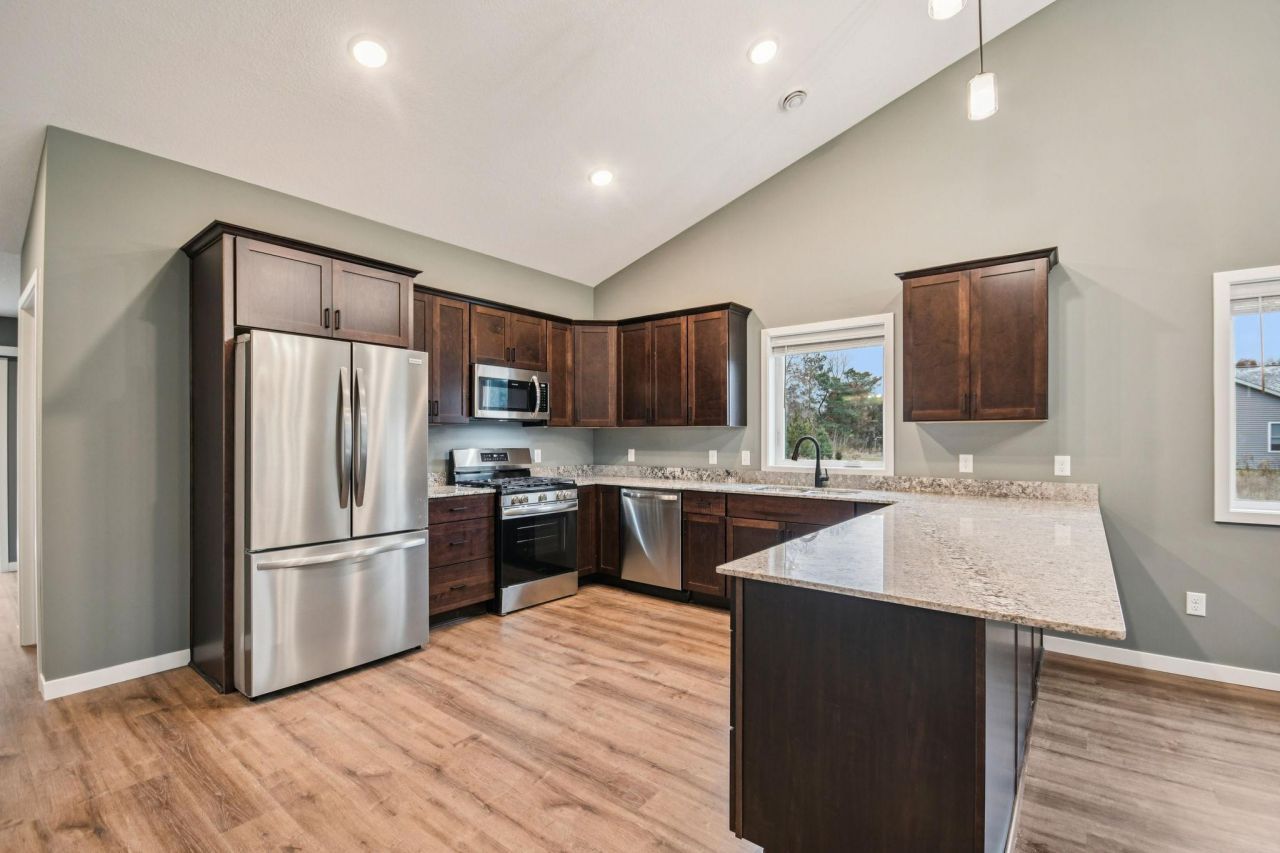 911 Gable Street, Taylors Falls, MN 55084 Main Photo