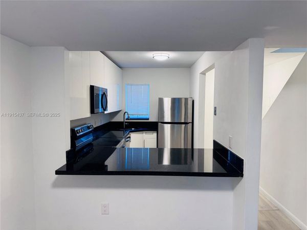 2660 W 76th St, Unit 207, Hialeah, FL 33016