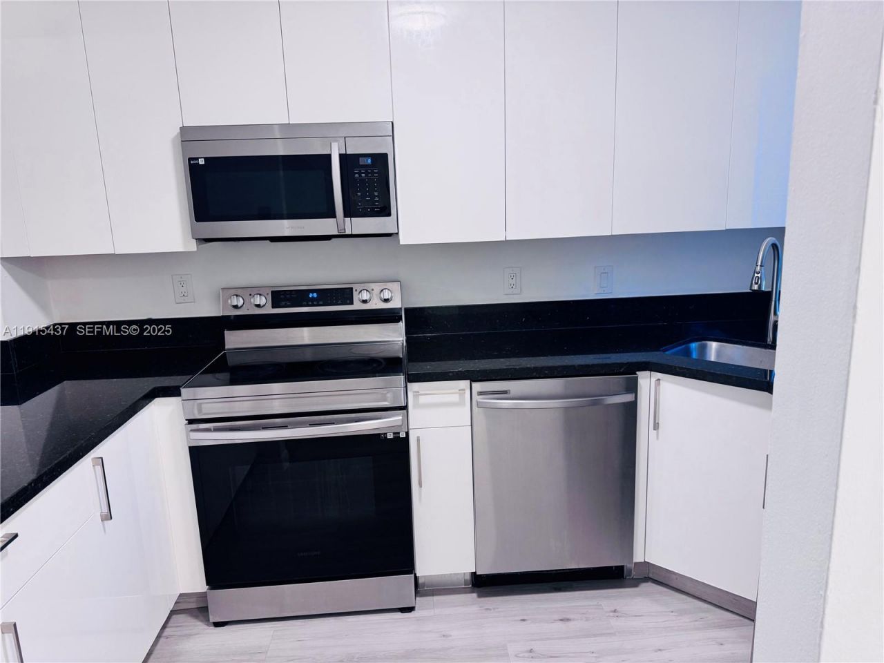 2660 W 76th St, Unit 207, Hialeah, FL 33016 Photo