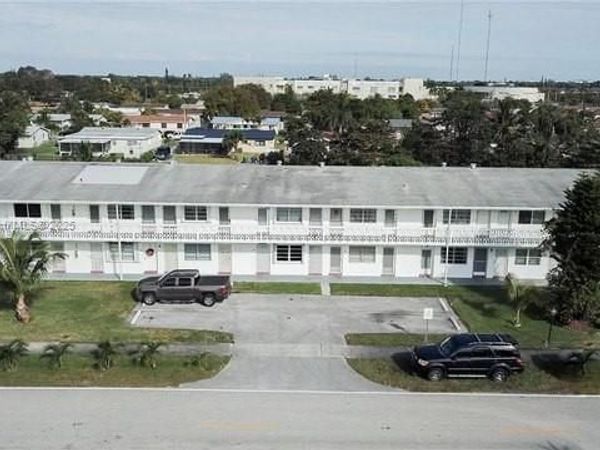 122 NE 204th St, Unit 3, Miami Gardens, FL 33179
