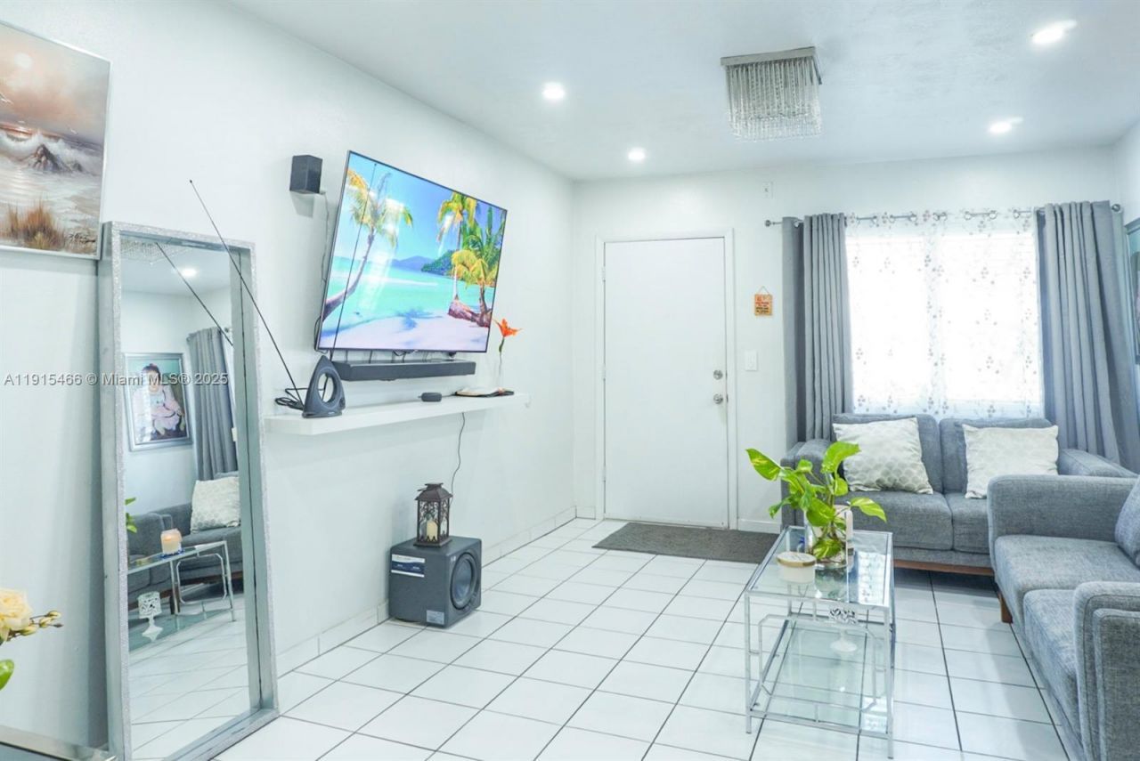 122 NE 204th St, Unit 3, Miami Gardens, FL 33179 Photo