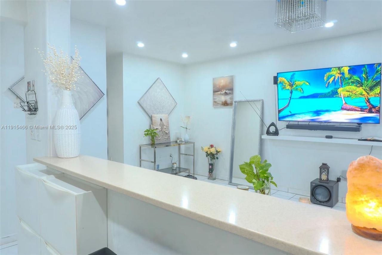 122 NE 204th St, Unit 3, Miami Gardens, FL 33179 Photo