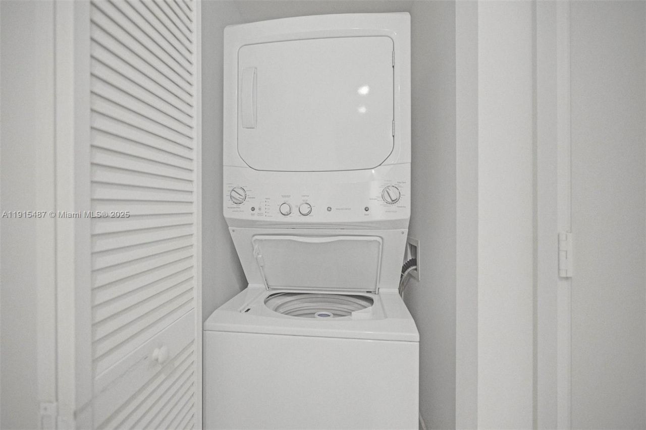 121 NE 34th St, Unit 1705, Miami, FL 33137 Photo