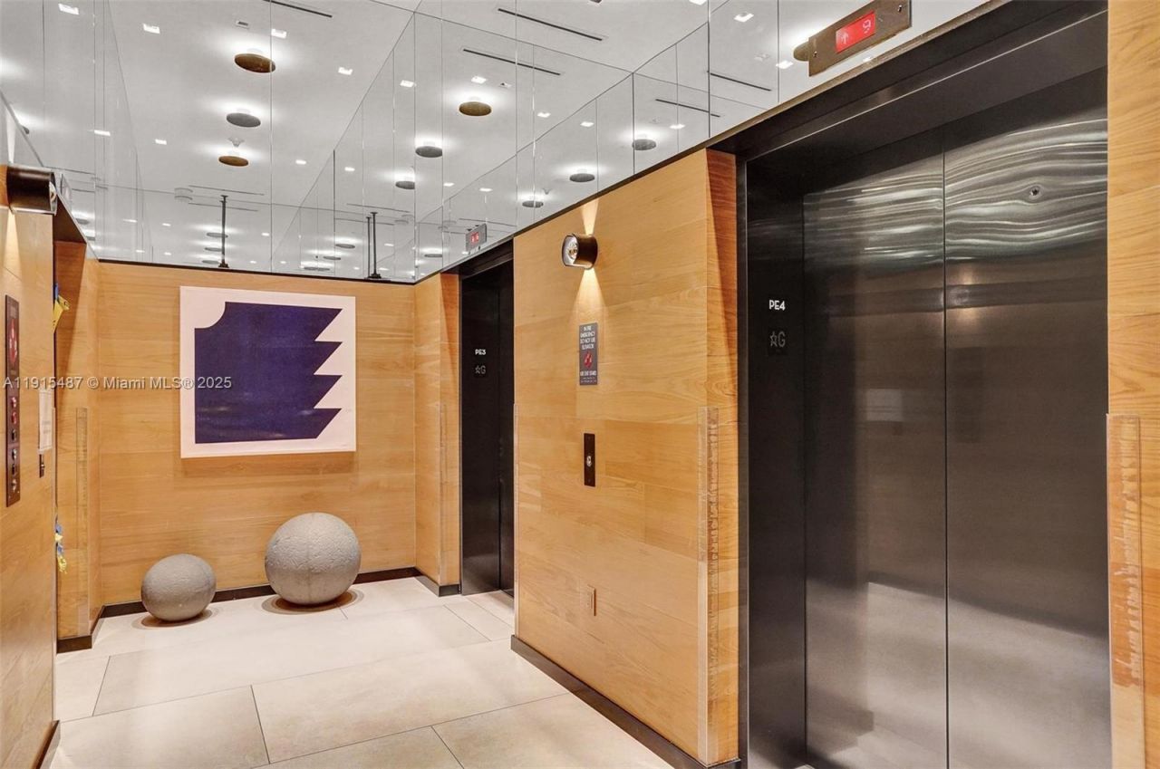 121 NE 34th St, Unit 1705, Miami, FL 33137 Photo