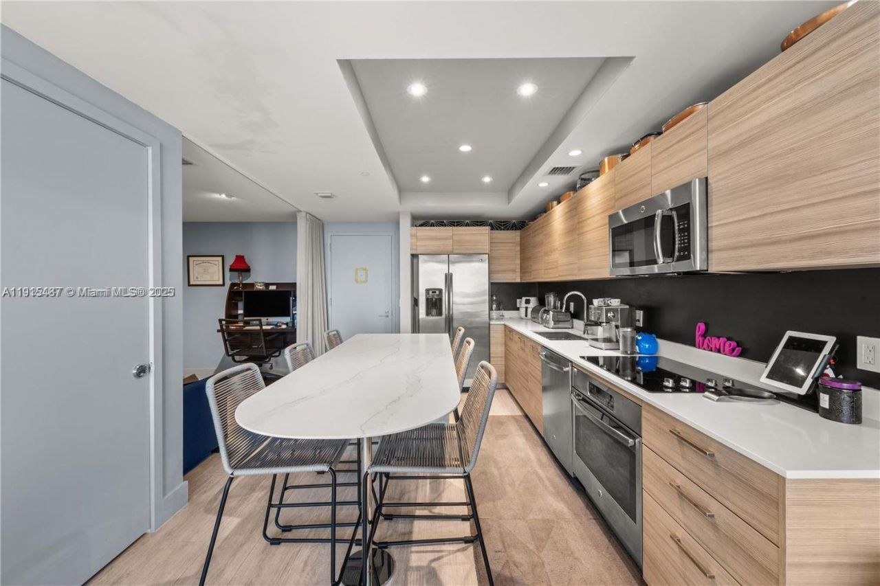 121 NE 34th St, Unit 1705, Miami, FL 33137 Photo