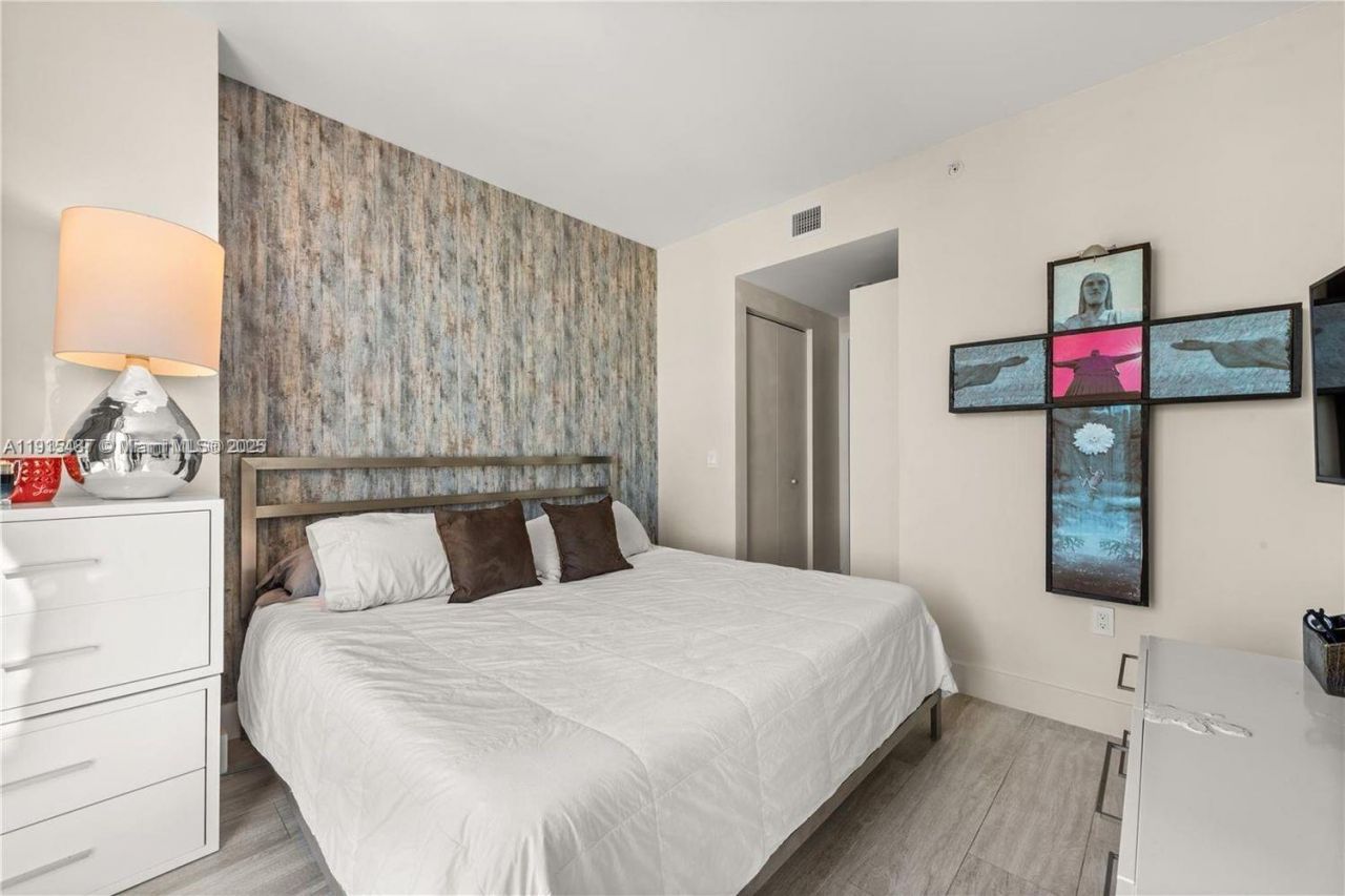 121 NE 34th St, Unit 1705, Miami, FL 33137 Photo