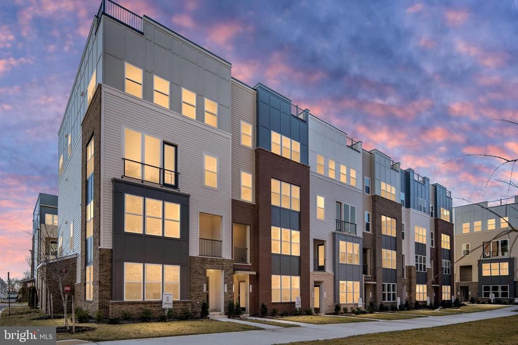 2540 Neabsco Common Place, Woodbridge, VA 22191 Main Photo