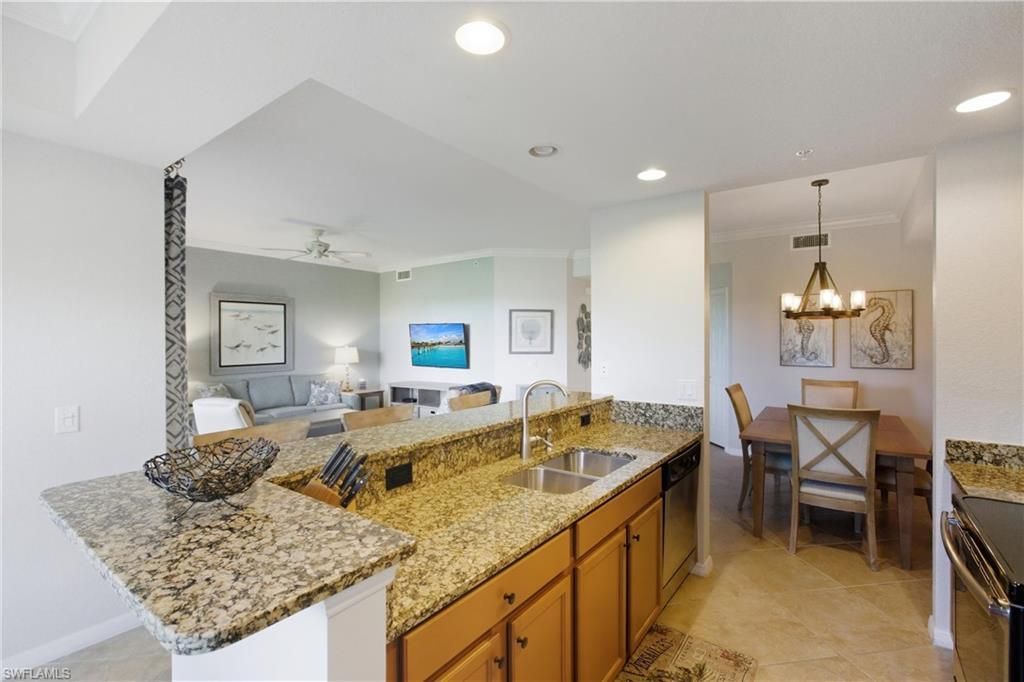 9844 Venezia Cir, Unit 714, Naples, FL 34113 Photo