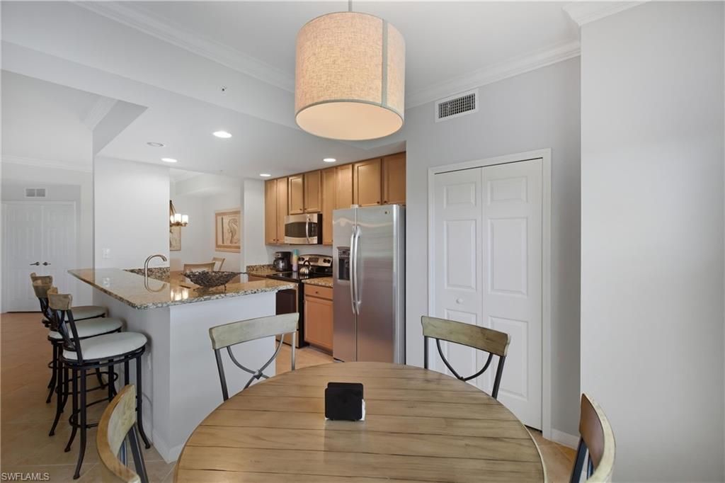 9844 Venezia Cir, Unit 714, Naples, FL 34113 Photo