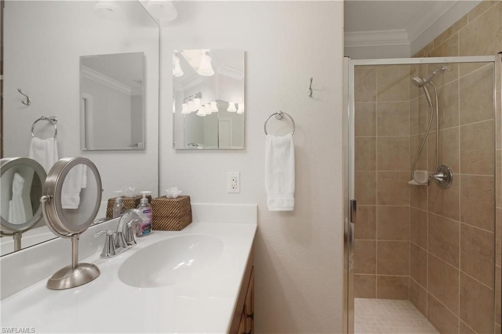 9844 Venezia Cir, Unit 714, Naples, FL 34113 Photo