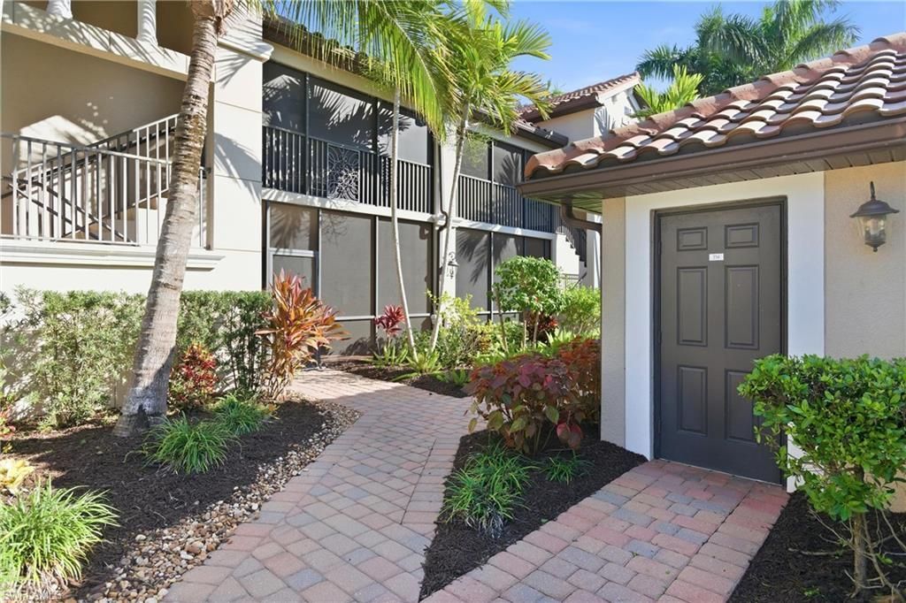 9844 Venezia Cir, Unit 714, Naples, FL 34113 Photo