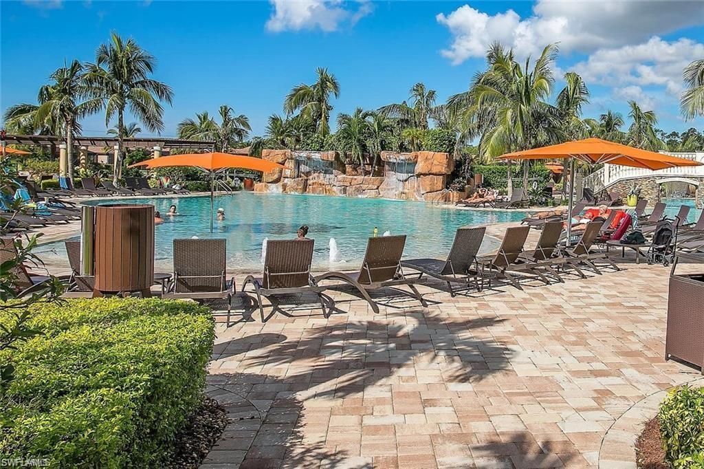 9844 Venezia Cir, Unit 714, Naples, FL 34113 Photo