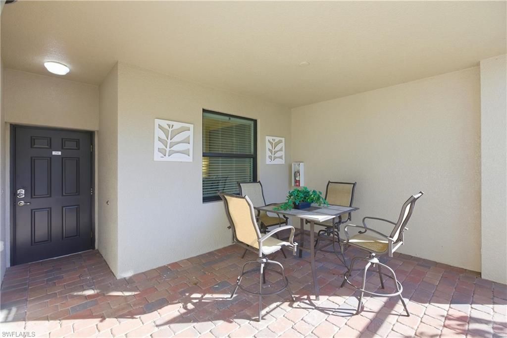 9844 Venezia Cir, Unit 714, Naples, FL 34113 Photo