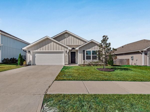 412 Scarborough Street, Crestview, FL 32539