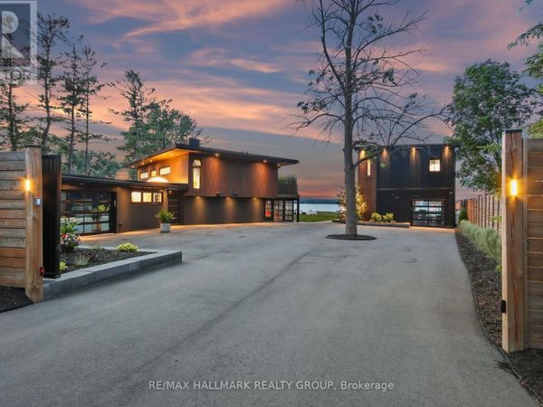 227 Grandview Road, Ottawa, ON K2H8B9