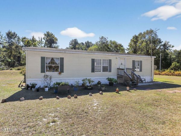 136 E MOCCASIN CREEK Lane, Palatka, FL 32177