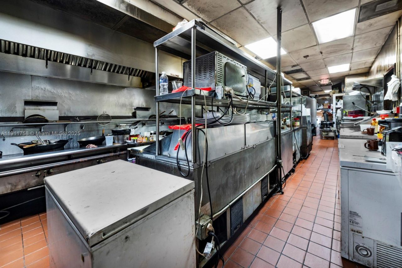 6411-6417 Stirling Rd, Davie, FL 33314 Photo