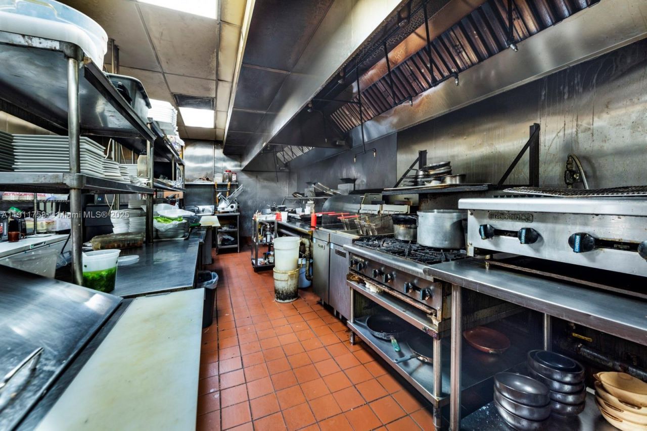 6411-6417 Stirling Rd, Davie, FL 33314 Photo