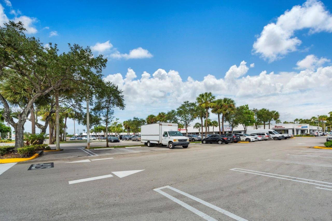 6411-6417 Stirling Rd, Davie, FL 33314 Photo