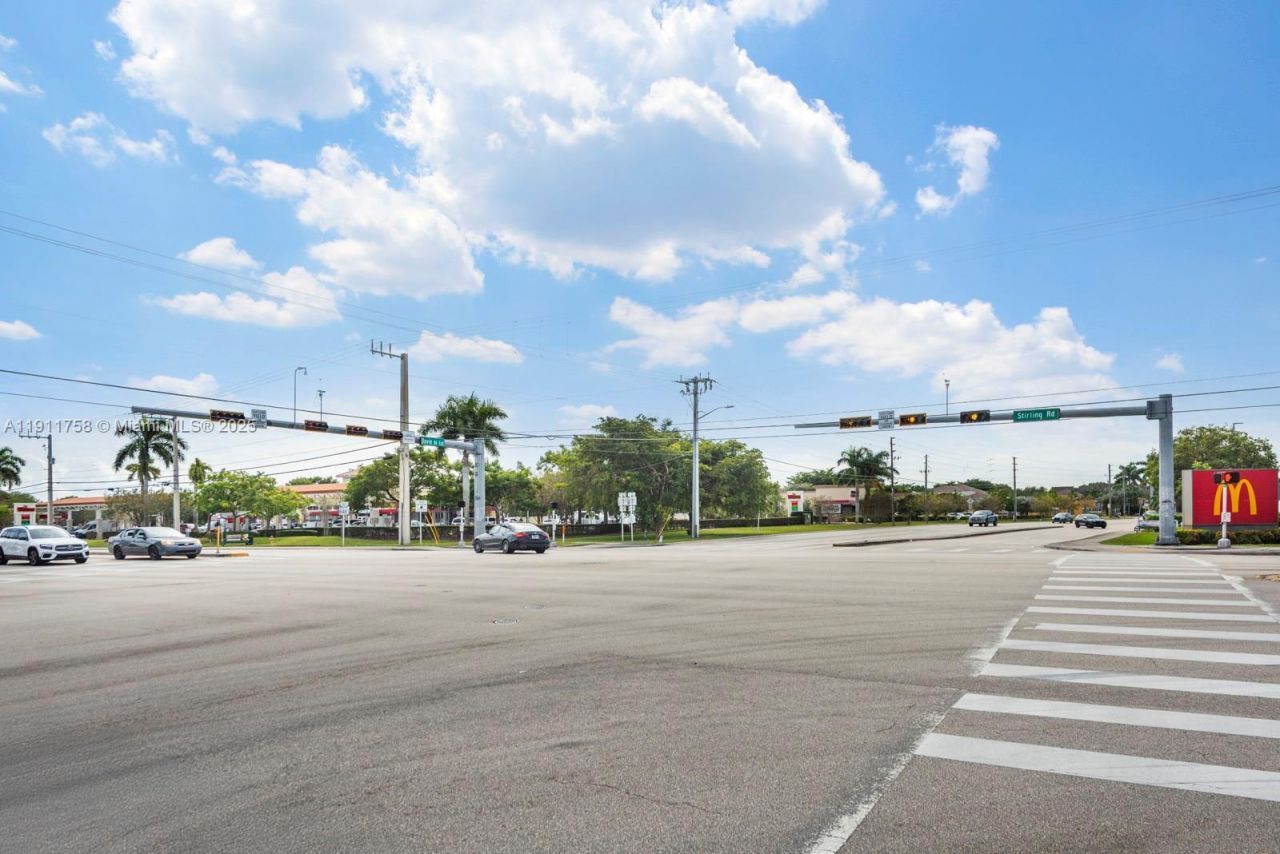 6411-6417 Stirling Rd, Davie, FL 33314 Photo