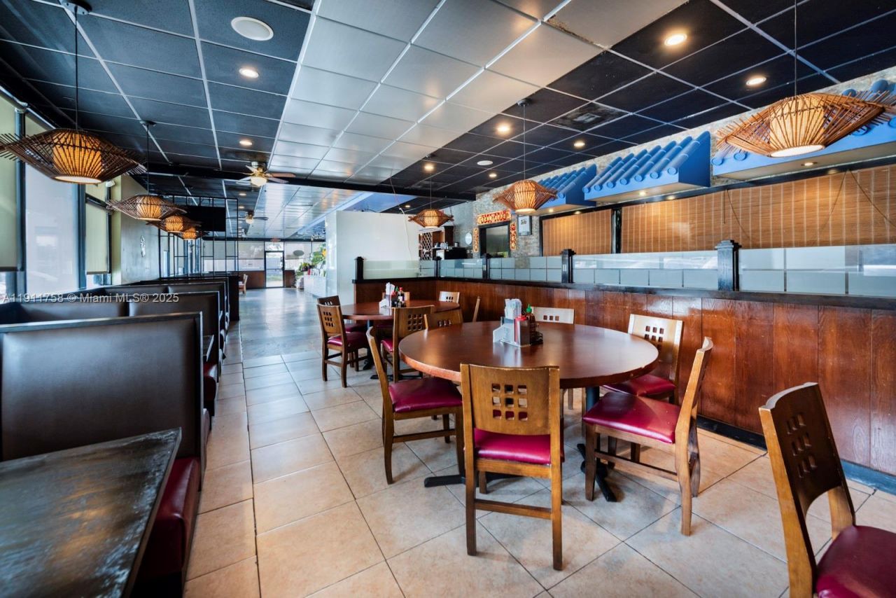 6411-6417 Stirling Rd, Davie, FL 33314 Photo