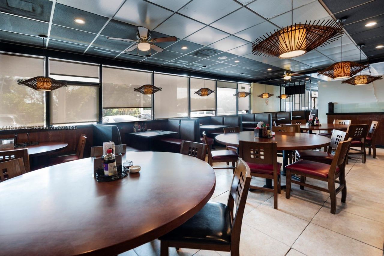 6411-6417 Stirling Rd, Davie, FL 33314 Photo