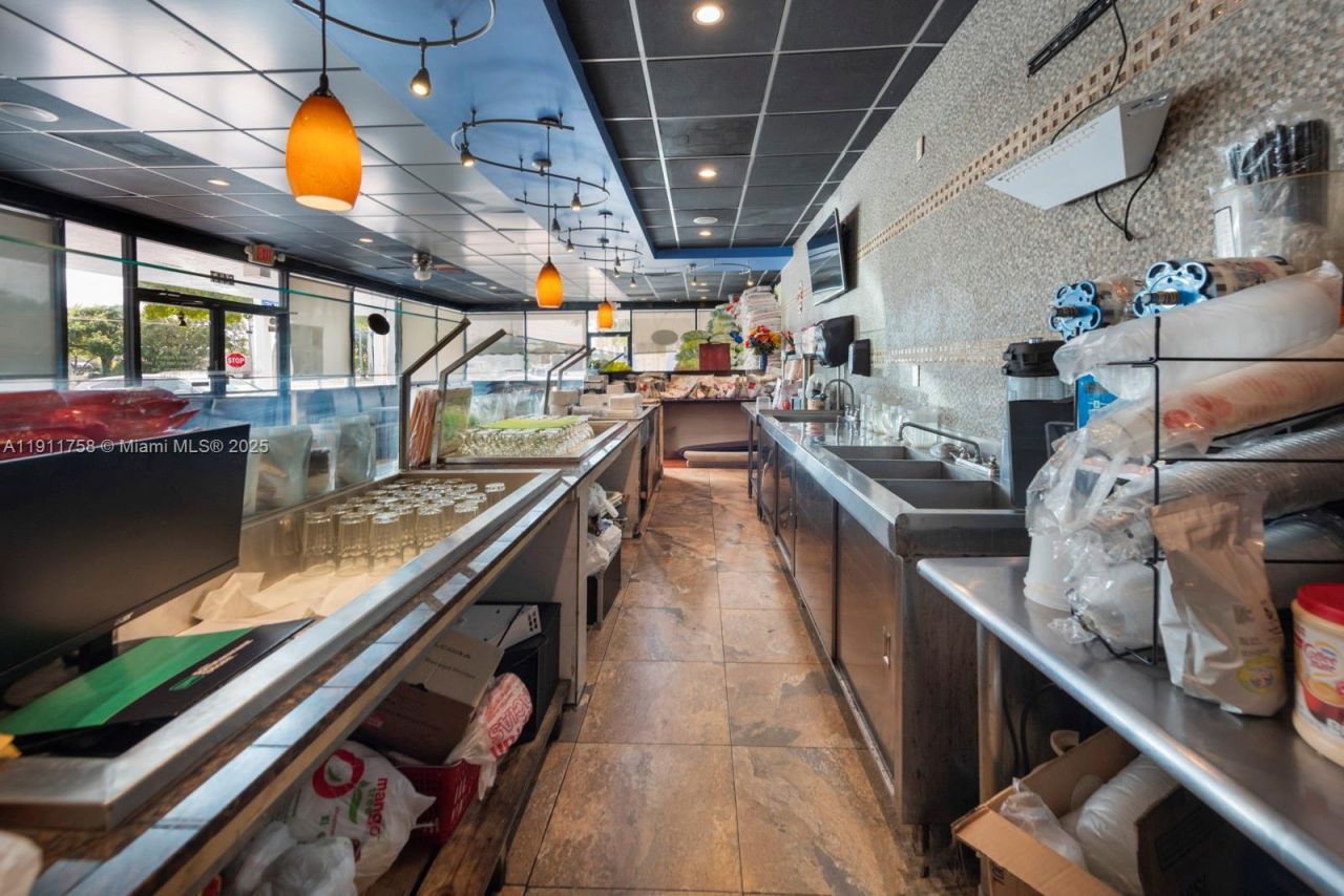 6411-6417 Stirling Rd, Davie, FL 33314 Photo