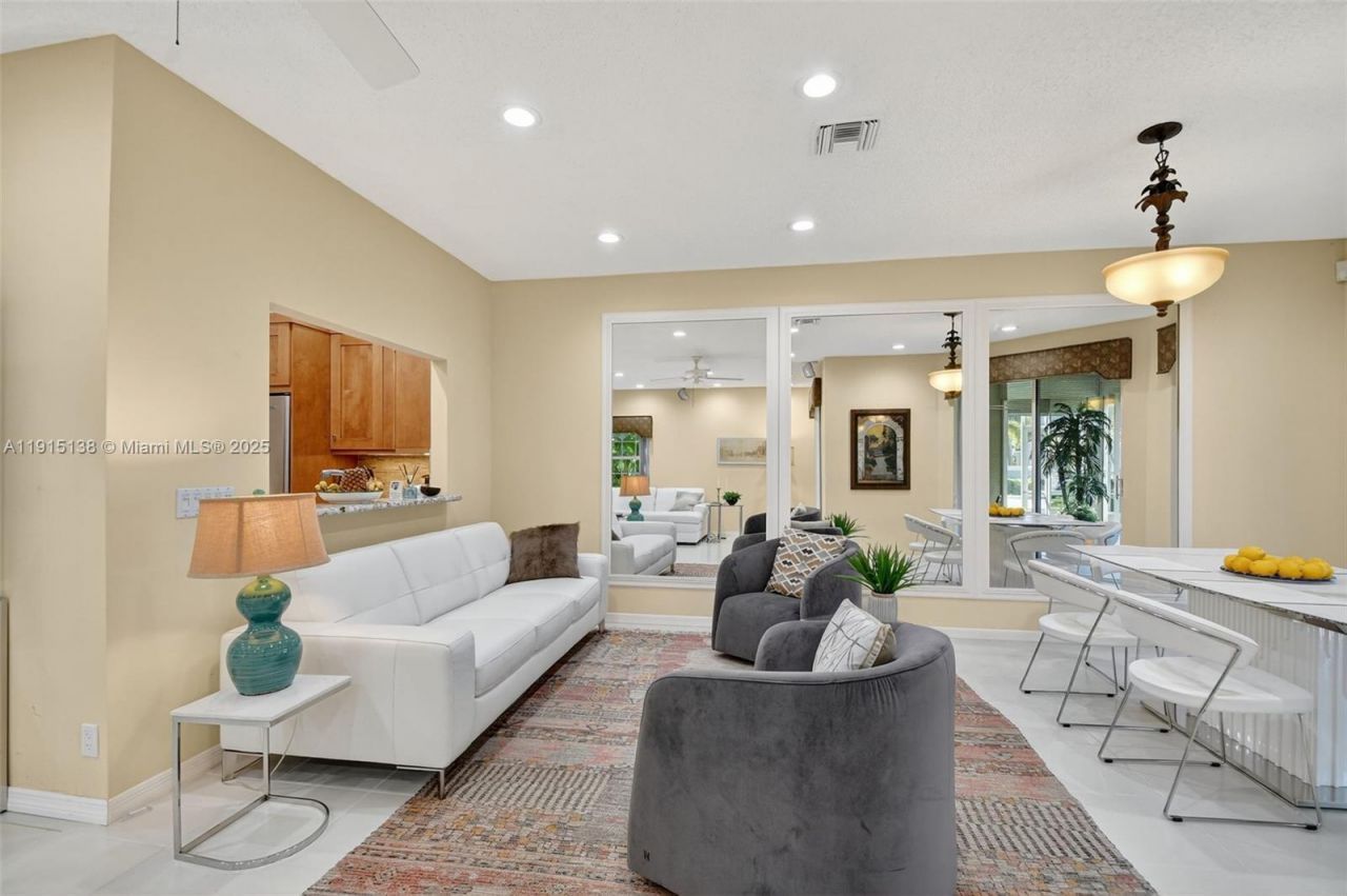 38 S Lakeshore Dr, Hypoluxo, FL 33462 Photo