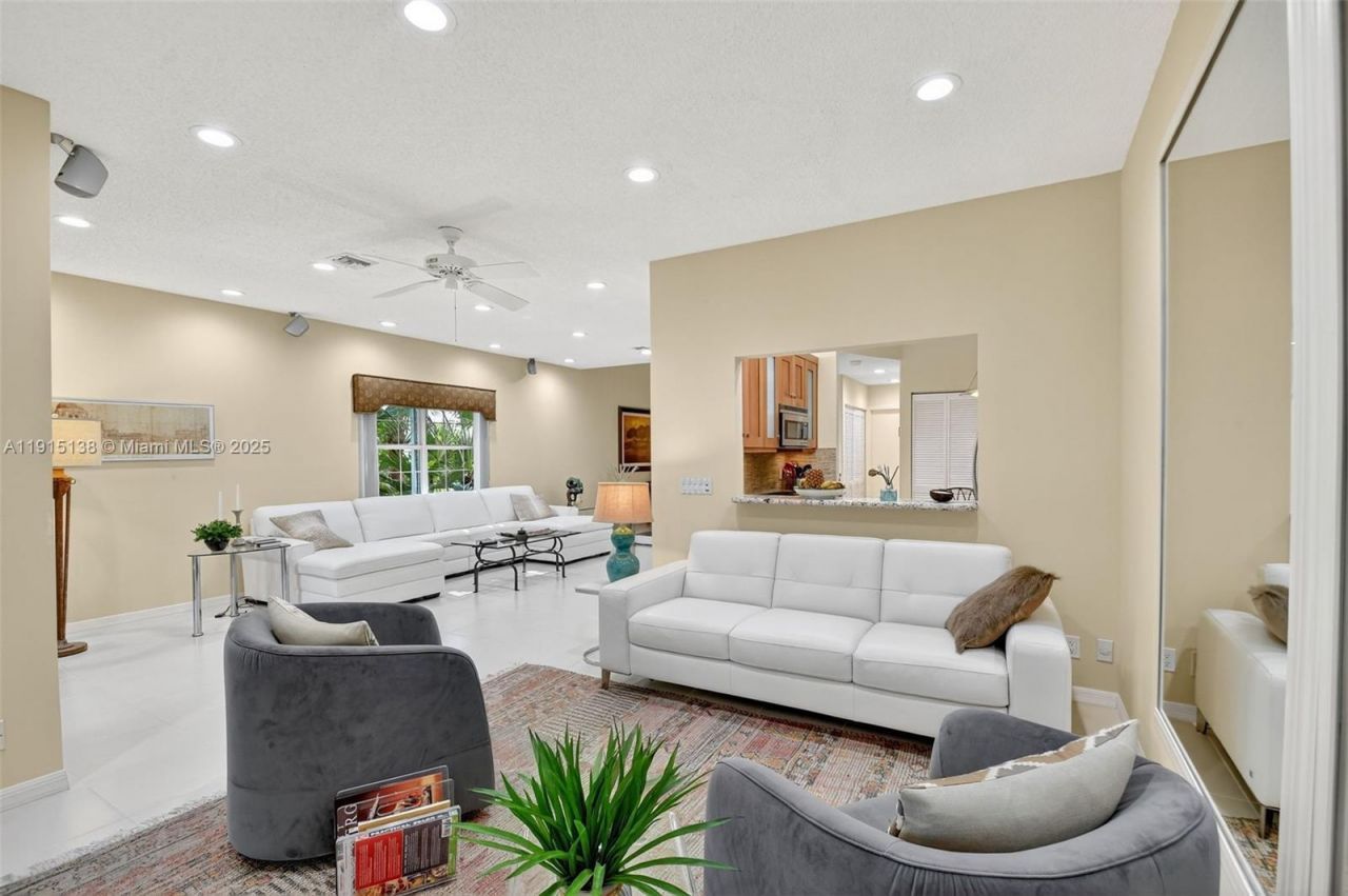 38 S Lakeshore Dr, Hypoluxo, FL 33462 Photo