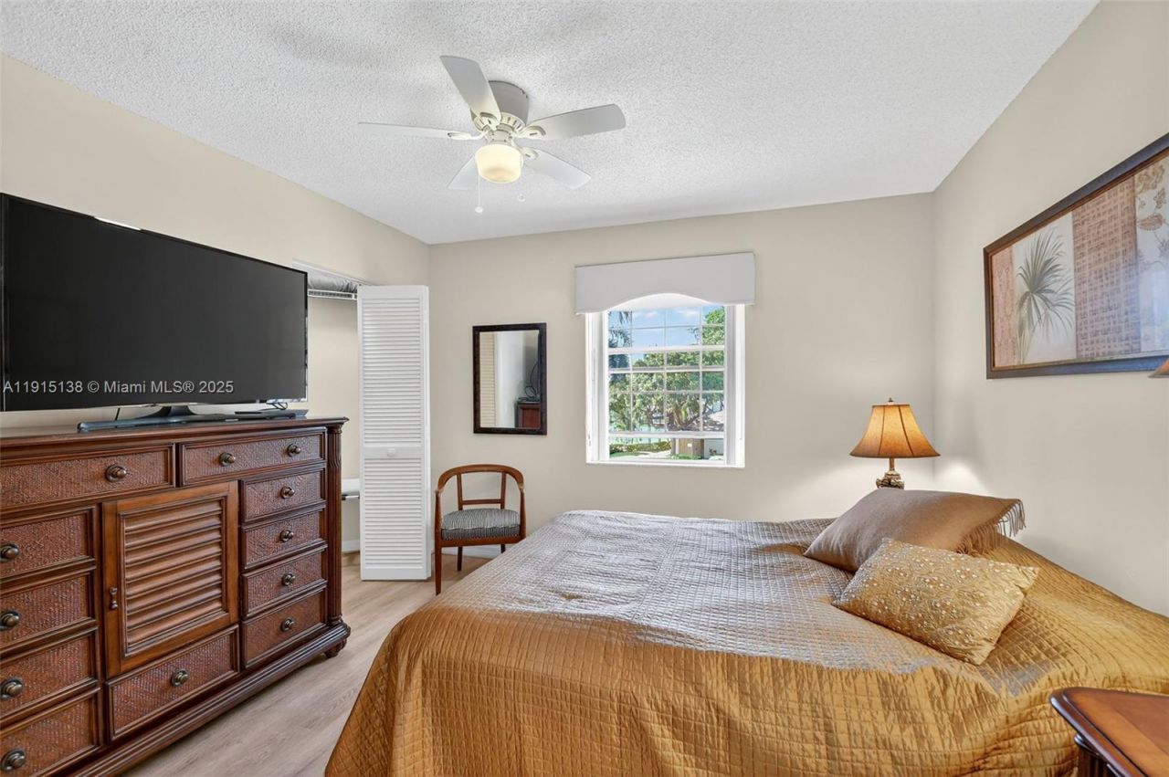 38 S Lakeshore Dr, Hypoluxo, FL 33462 Photo