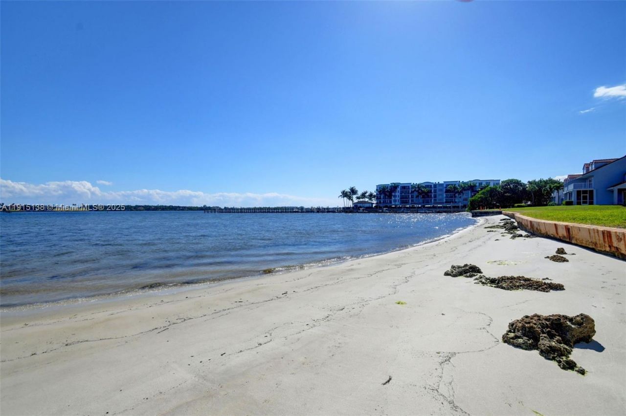 38 S Lakeshore Dr, Hypoluxo, FL 33462 Photo