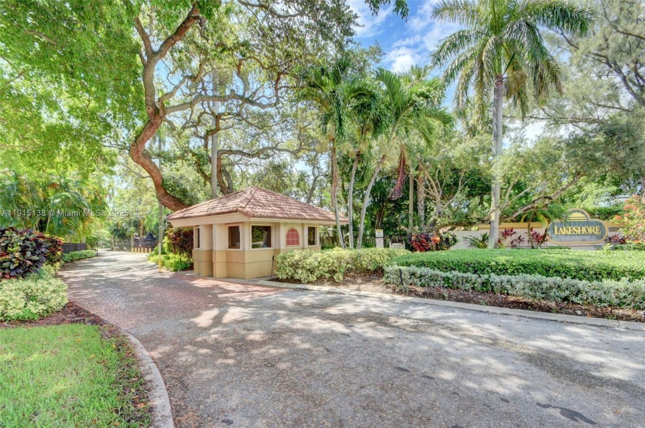 38 S Lakeshore Dr, Hypoluxo, FL 33462 Photo