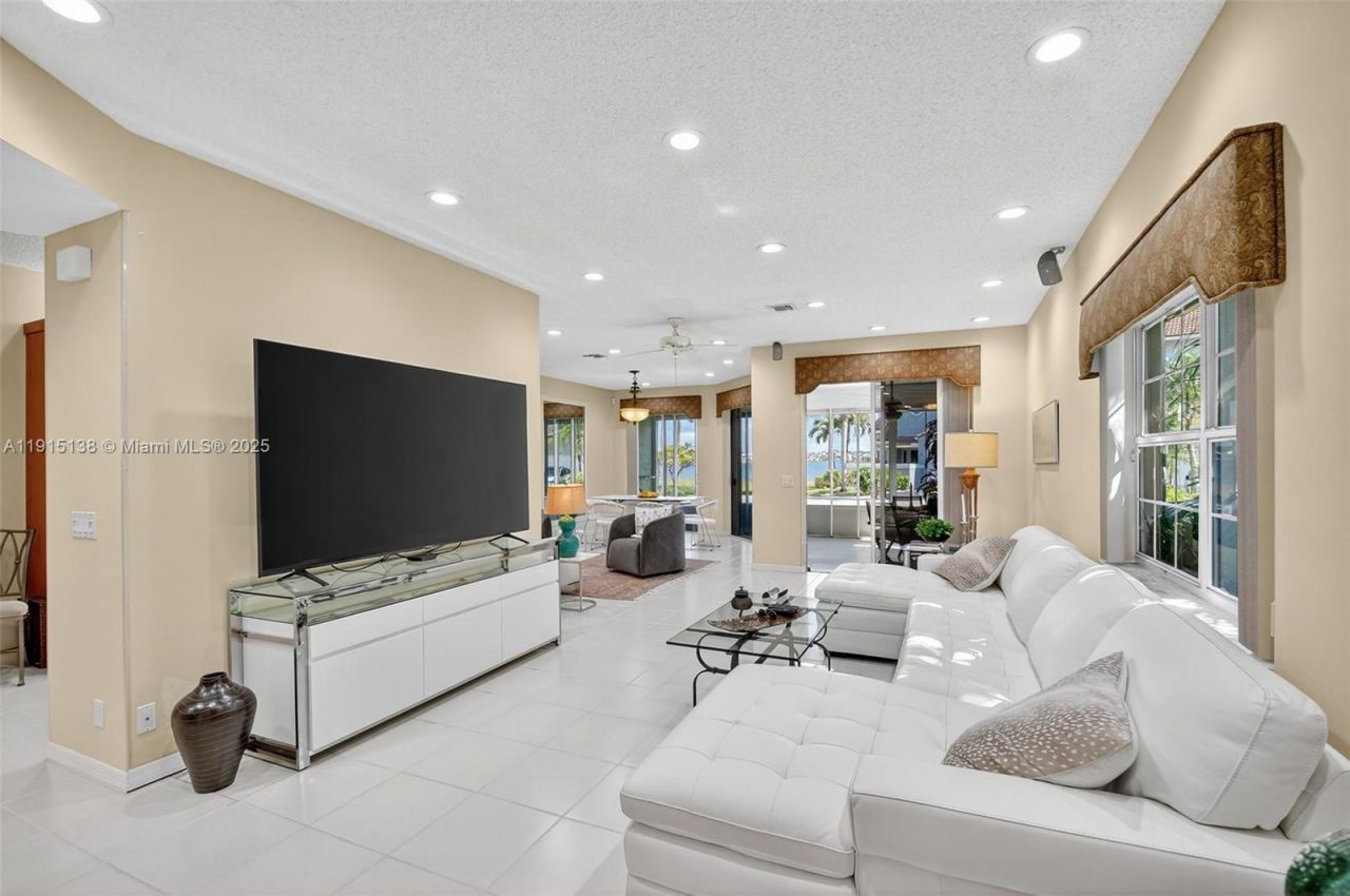 38 S Lakeshore Dr, Hypoluxo, FL 33462 Photo