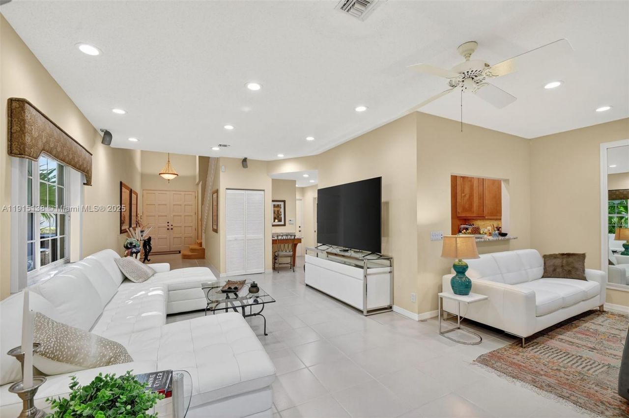 38 S Lakeshore Dr, Hypoluxo, FL 33462 Photo