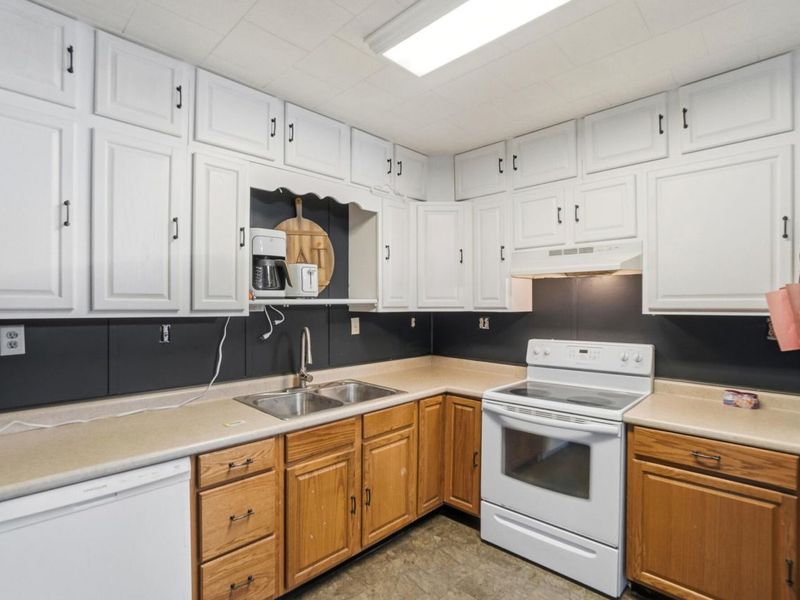 2327 N Phillips Road, Harrod, OH 45850 Photo 10