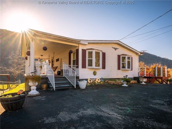 3102 Maple Street, Belle, WV 25015