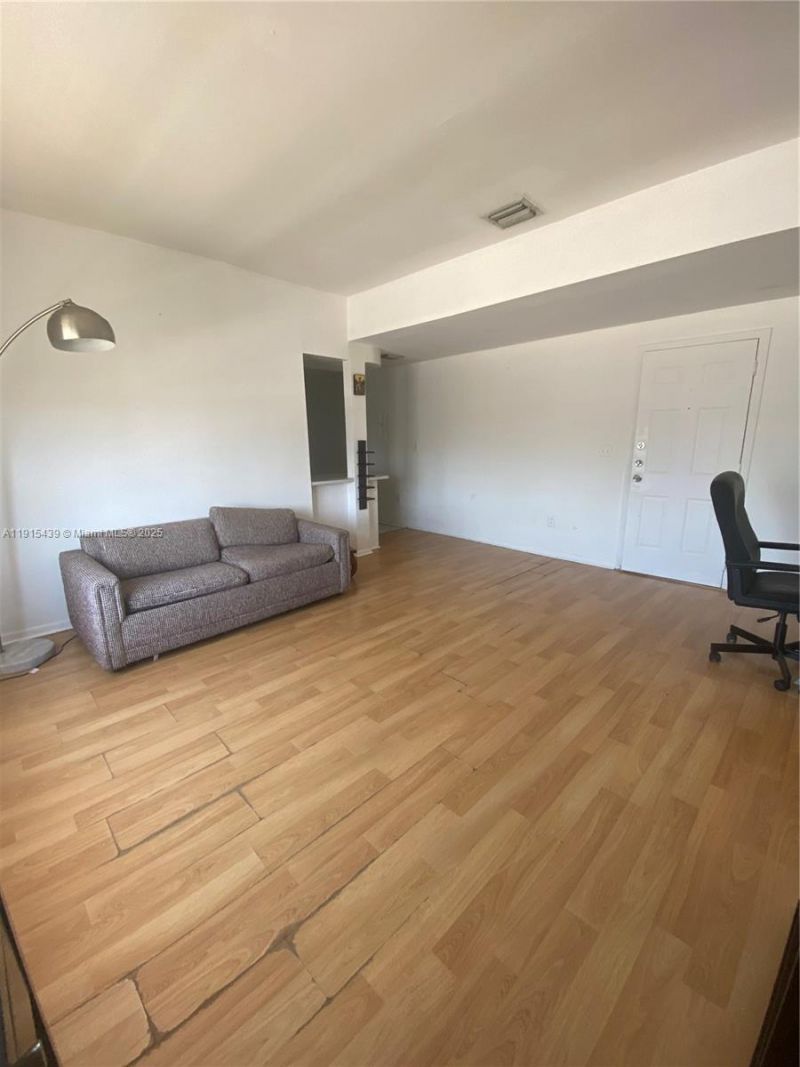 1051 Meridian Ave, Unit 1M, Miami Beach, FL 33139 Photo