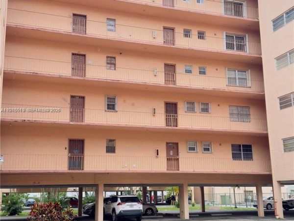 440 E 23rd St, Unit 1305, Hialeah, FL 33013