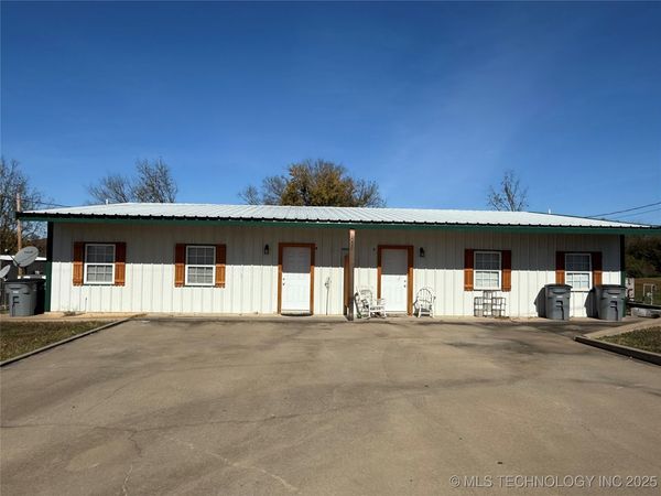 1006 N 1st Street, Quinton, OK 74561
