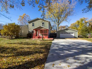 2069 Dexter Road, Auburn Hills, MI 48326