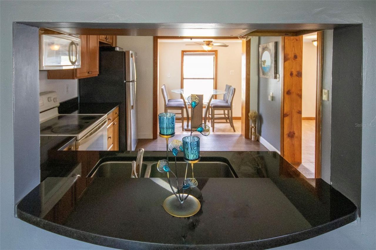 1725 Bradshaw Lane N, Saint Petersburg, FL 33710 Photo