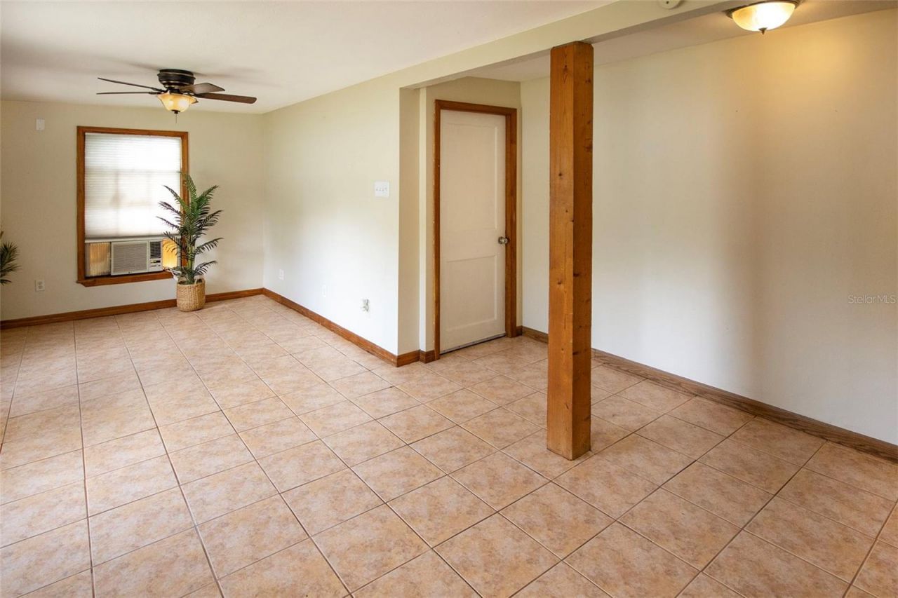 1725 Bradshaw Lane N, Saint Petersburg, FL 33710 Photo