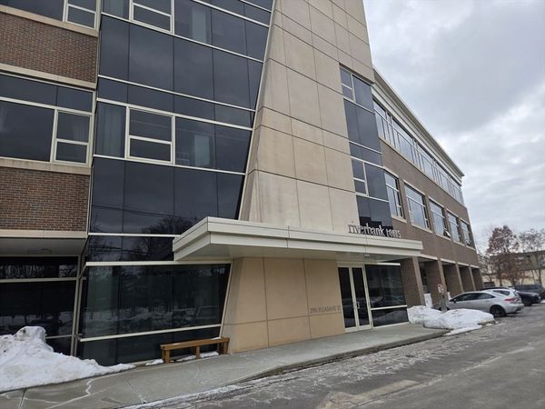290 Pleasant St, Unit 113, Watertown, MA 02471