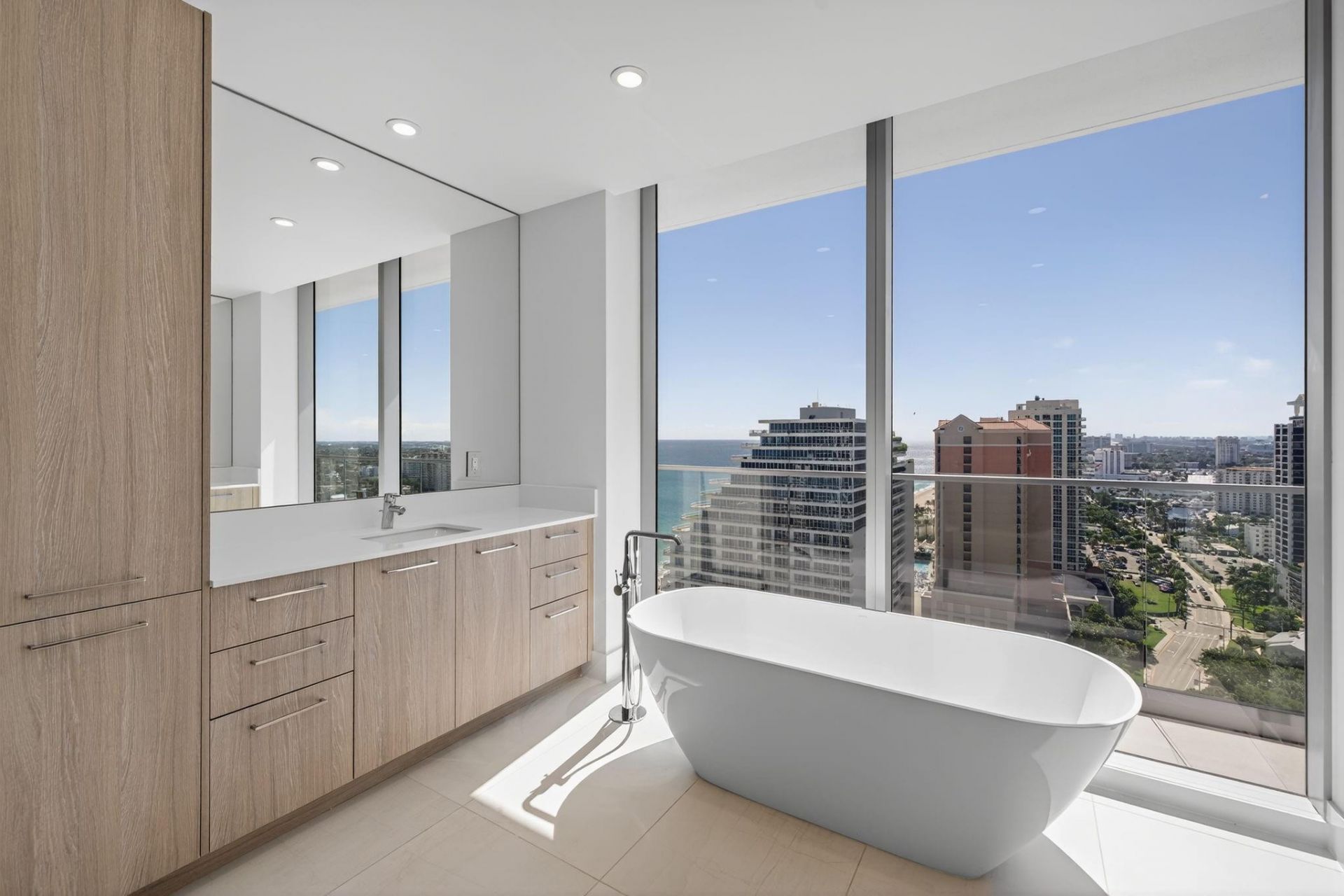 153 N Seabreeze Boulevard, Unit 2202-S, Fort Lauderdale, FL 33304 Photo