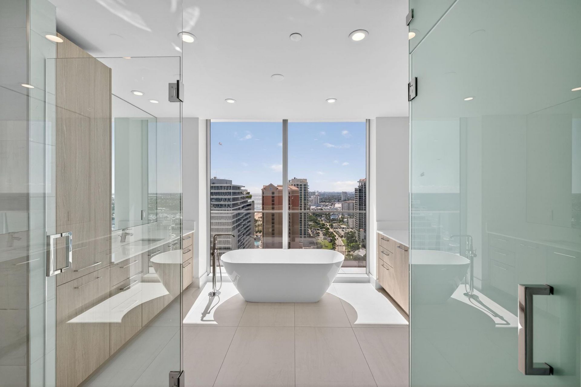 153 N Seabreeze Boulevard, Unit 2202-S, Fort Lauderdale, FL 33304 Photo