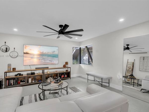 400 Valencia Ave, Unit 3, Coral Gables, FL 33134