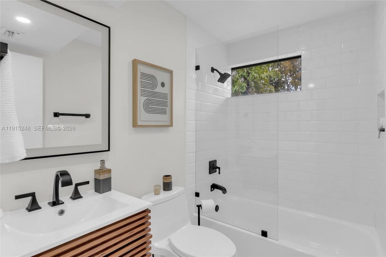 400 Valencia Ave, Unit 3, Coral Gables, FL 33134 Photo