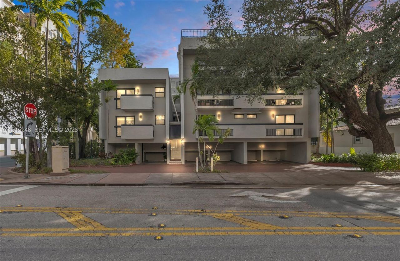 400 Valencia Ave, Unit 3, Coral Gables, FL 33134 Photo