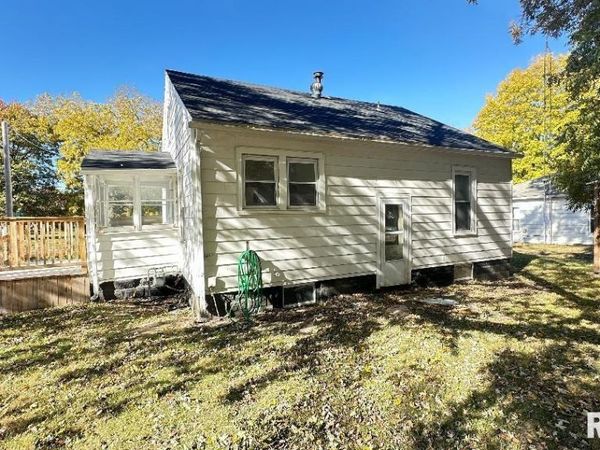 301 N FRANKLIN Street, Rushville, IL 62681